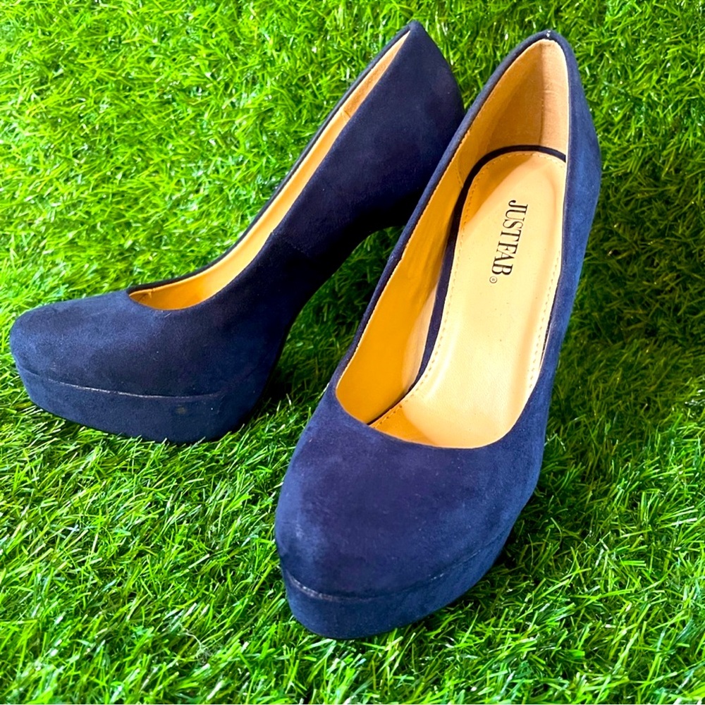 Just Fab, navy blue platform heels, size 6, worn twice, great color!